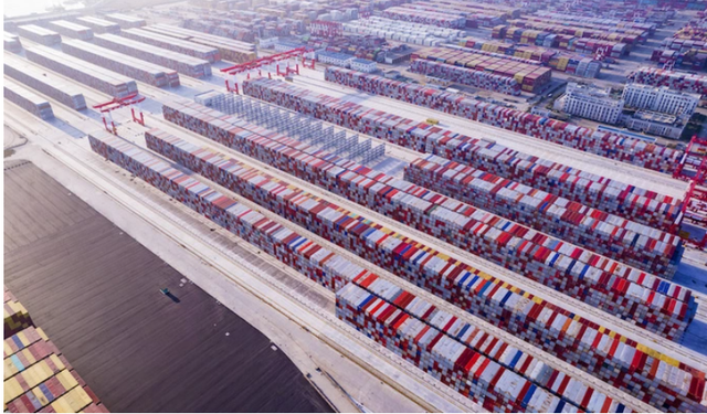 Container rỗng chất đống tại các cảng quốc tế hé lộ điều gì? - Ảnh 2.