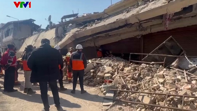 Thổ Nhĩ Kỳ bắt 78 người đăng tin kích động liên quan thảm họa động đất - Ảnh 1.