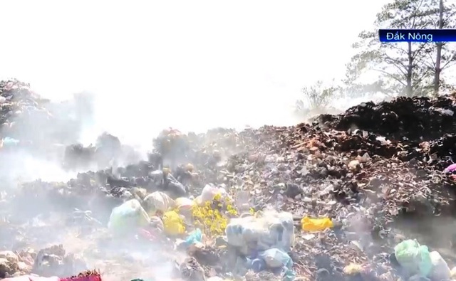 Ô nhiễm từ bãi rác quá tải, gần 200 hộ dân bị ảnh hưởng - Ảnh 4.