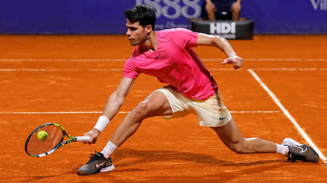 Carlos Alcaraz vào bán kết giải quần vợt Argentina mở rộng - Ảnh 1.
