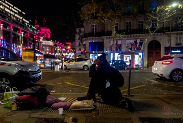 Tình trạng vô gia cư và chất lượng cuộc sống kém đang gia tăng ở Pháp - Ảnh 1.
