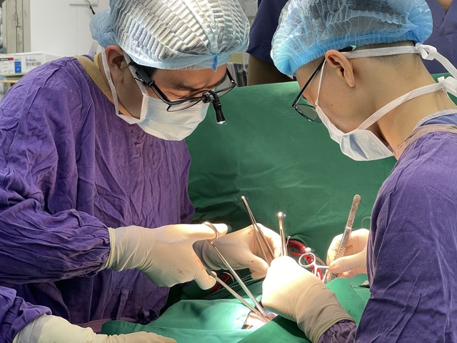 Kỳ tích mới tại Việt Nam: Lần đầu tiên thực hiện thành công ca ghép đa tạng tim - thận - Ảnh 1.