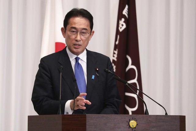 Thủ tướng Nhật Bản thúc giục doanh nghiệp tăng lương - Ảnh 1.
