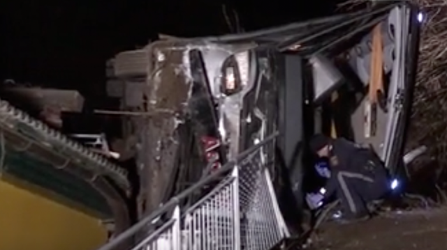 Tai nạn xe bus ở Áo khiến 1 người thiệt mạng và 32 người bị thương - Ảnh 1.