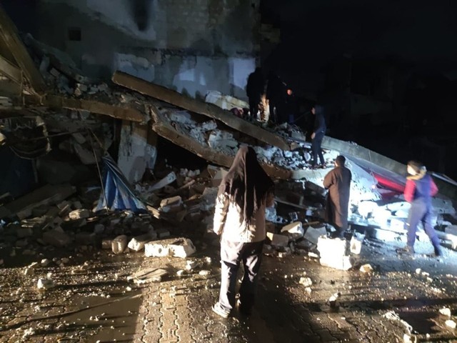Động đất mạnh gần 8 độ tại Thổ Nhĩ Kỳ, ít nhất 10 người thiệt mạng - Ảnh 1.