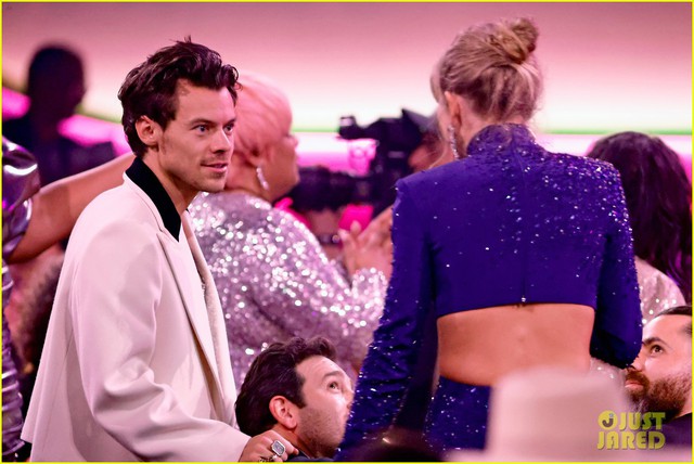 harry-styles-taylor-swift-chat-at-grammys-2023-02-1675682201407987413739.jpg
