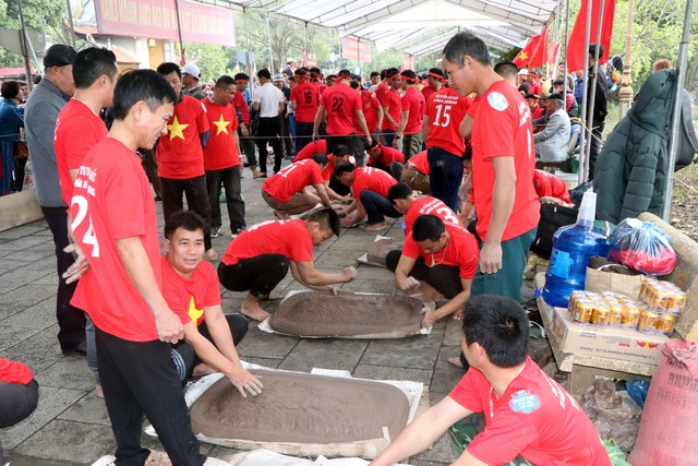 Rền vang pháo đất tại Lễ hội mùa Xuân Côn Sơn Kiếp Bạc năm 2023 - Ảnh 1.
