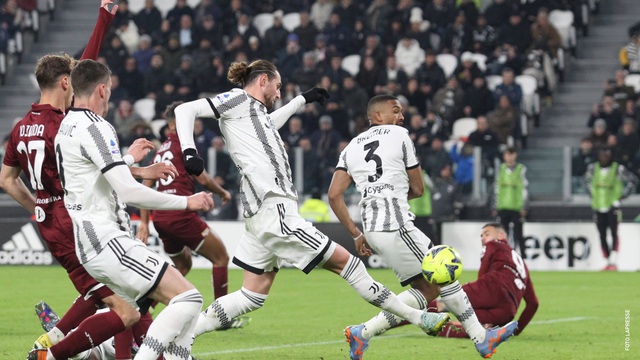 Juventus ngược dòng ấn tượng trước Torino   - Ảnh 1.