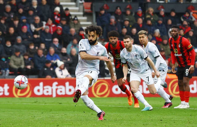 Vòng 27 Ngoại hạng Anh | Salah đá hỏng phạt đền, Liverpool bại trận trước Bournemouth   - Ảnh 1.