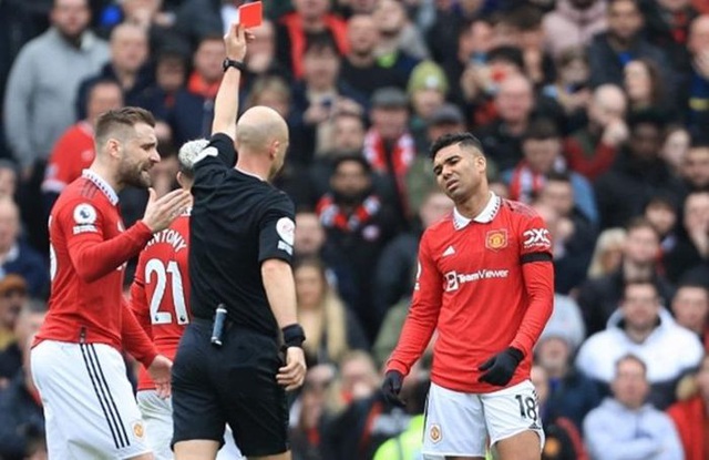 Manchester United sẽ không kháng cáo thẻ đỏ của Casemiro - Ảnh 2.