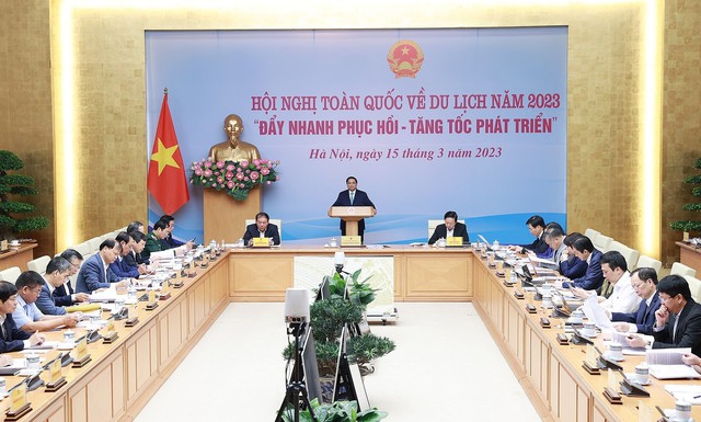 Thủ tướng: Làm rõ nguyên nhân du lịch Việt Nam đi trước về chậm - Ảnh 1.