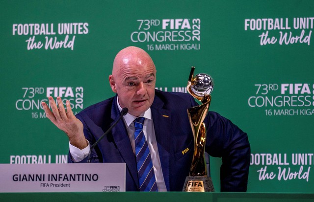 FIFA nỗ lực cân bằng tiền thưởng tại World Cup cho bóng đá nữ - Ảnh 1.