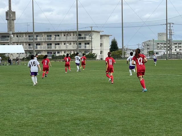 Giao hữu Jenesys 2022 (18/3): U17 nữ Việt Nam thắng đậm Y17 nữ Okinawa 10-0 - Ảnh 1.