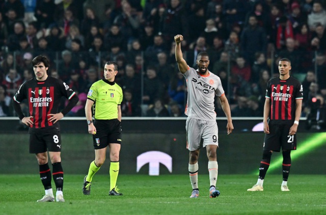 AC Milan nhận thất bại trong ngày Ibra lập kỷ lục - Ảnh 2.