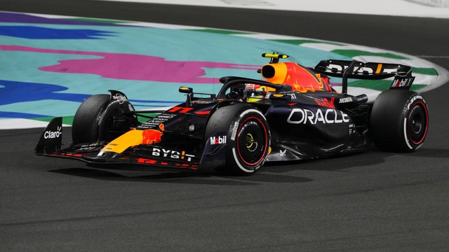 Đua xe F1 | Sergio Perez giành chiến thắng tại GP Ả rập Xê út - Ảnh 2.