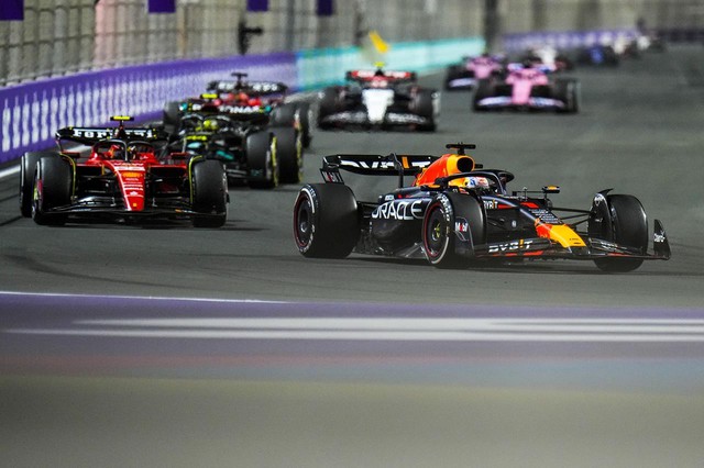 Đua xe F1 | Sergio Perez giành chiến thắng tại GP Ả rập Xê út - Ảnh 1.