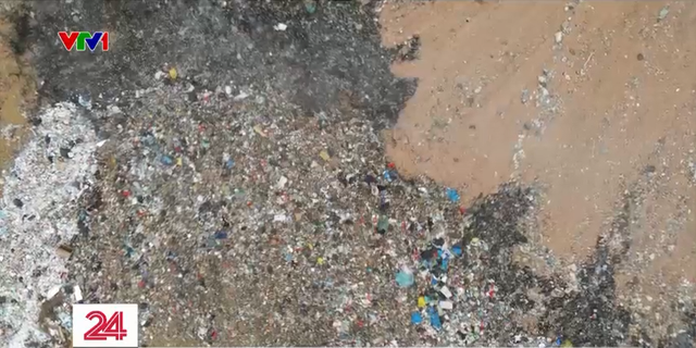 Vĩnh Phúc: Nguy cơ ô nhiễm từ bãi rác tạm giữa thành phố - Ảnh 5.