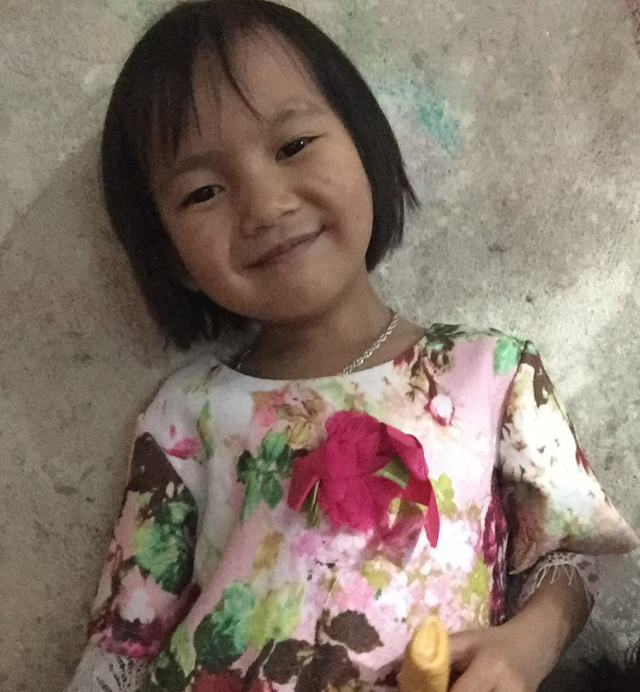 Xót xa cô bé 6 tuổi chưa có tiền đi chữa bệnh tim bẩm sinh - Ảnh 1.