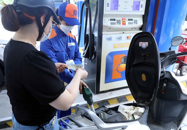 Giá xăng dầu giảm tác động tích cực tới nền kinh tế - Ảnh 1.