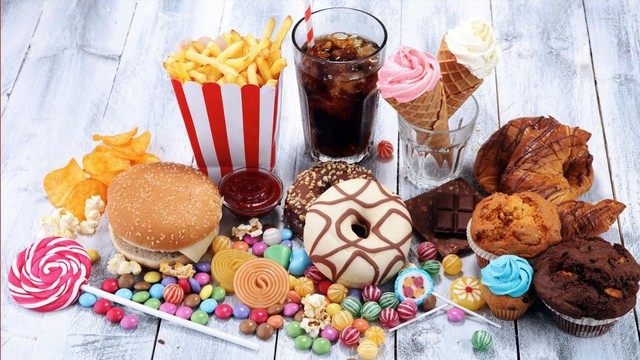 Thực phẩm nhiều chất béo và đường khiến não bạn ghét bỏ đồ ăn lành mạnh - Ảnh 2.