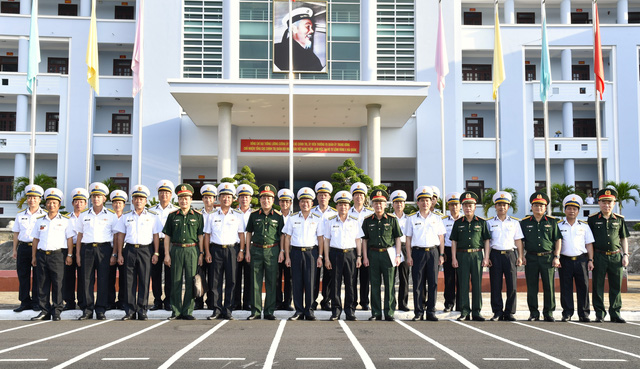 Bộ Tư lệnh Vùng 5 Hải quân phát huy hơn nữa vai trò trong công tác đối nội, đối ngoại - Ảnh 4.
