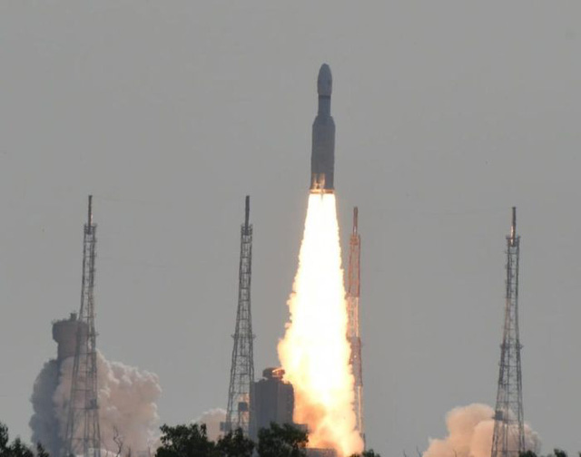 Ấn Độ phóng thành công tên lửa mang theo 36 vệ tinh liên lạc - Ảnh 1.