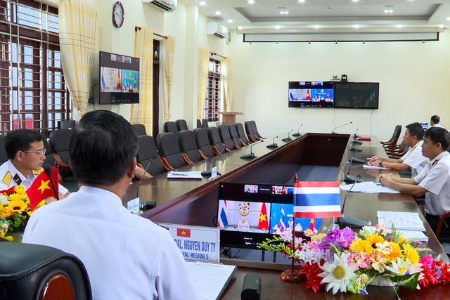 Vùng 5 Hải quân Việt Nam trao đổi thông tin, gắn kết phối hợp với Vùng 2 Hải quân Thái Lan - Ảnh 1.