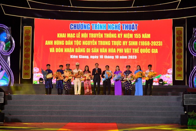 Lễ hội Nguyễn Trung Trực nhận Bằng Di sản Văn hóa phi vật thể - Ảnh 2.