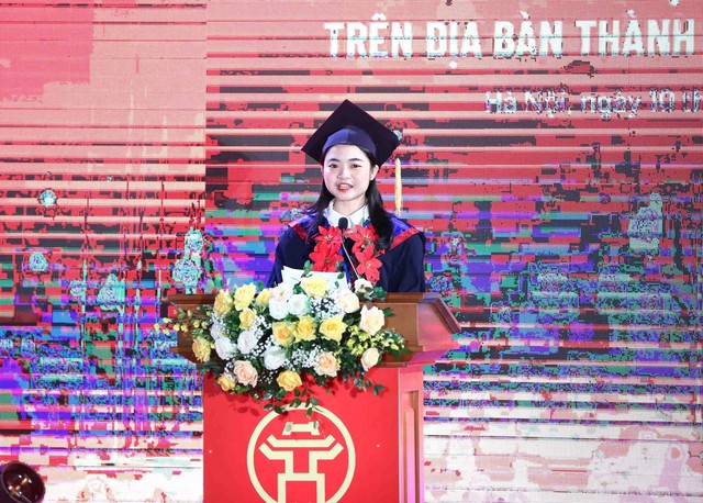 Hà Nội tuyên dương 96 Thủ khoa tốt nghiệp đại học, học viện năm 2023  - Ảnh 1.