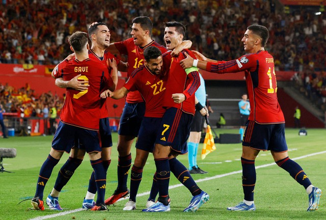 Kết quả Vòng loại EURO 2024 hôm nay, 13/10: ĐT Tây Ban Nha thắng Scotland, Na Uy thắng đậm Síp   - Ảnh 1.