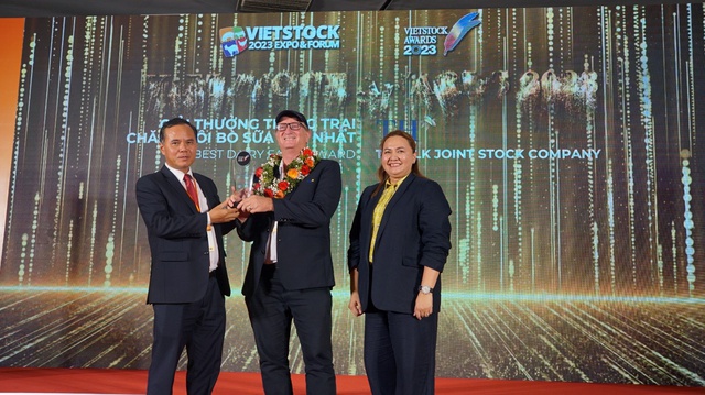 TH true MILK nhận giải thưởng Trang trại chăn nuôi bò sữa tốt nhất Việt Nam - Ảnh 2.