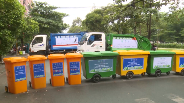 TP Hồ Chí Minh: Giá thu gom rác một số nơi tăng đột ngột - Ảnh 1.