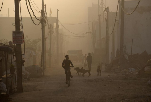 Ô nhiễm không khí là nguy cơ lớn làm giảm tuổi thọ của người dân ở Nam Á - Ảnh 2.