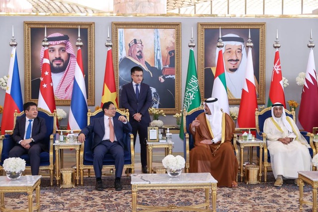 Thủ tướng Phạm Minh Chính tới Thủ đô Riyadh, bắt đầu chuyến công tác tại Saudi Arabia - Ảnh 4.
