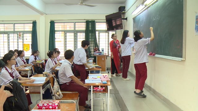 TP Hồ Chí Minh nghiên cứu miễn học phí cho học sinh từ năm 2025 - Ảnh 2.