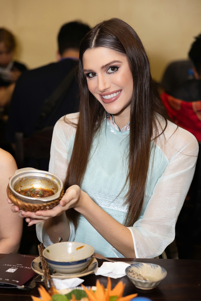 Nửa tháng đến Việt Nam, thí sinh Hoa hậu Hòa bình quốc tế 2023: Tôi dùng đũa trong mỗi bữa ăn - Ảnh 3.