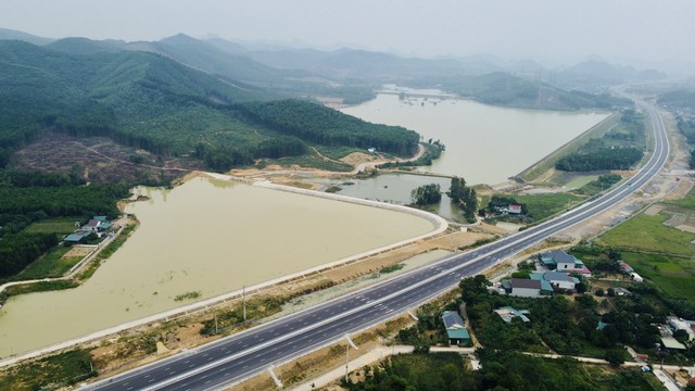 Chính thức khai thác cao tốc Quốc lộ 45 - Nghi Sơn và Nghi Sơn - Diễn Châu - Ảnh 3.