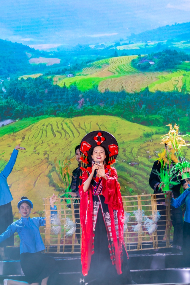 Quảng Ninh: Đậm sắc màu truyền thống các dân tộc trong Lễ hội mùa vàng Bình Liêu - Ảnh 2.