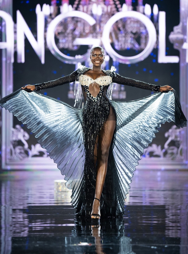 10 bộ trang phục dạ hội đẹp nhất đêm bán kết Hoa hậu Hòa bình quốc tế 2023 - Ảnh 1.