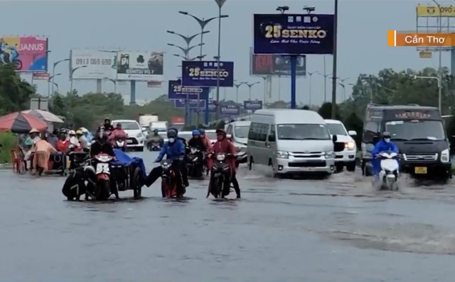 Mưa lớn, nhiều tuyến đường TP Cần Thơ bị ngập sâu - Ảnh 3.
