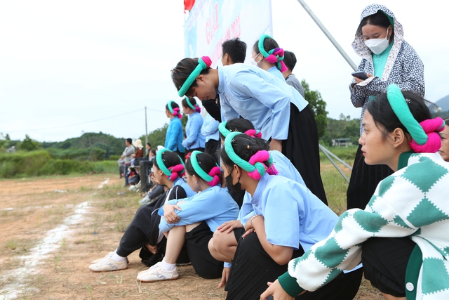 Độc đáo tình yêu bóng đá của phụ nữ ở Bình Liêu tỉnh Quảng Ninh - Ảnh 2.