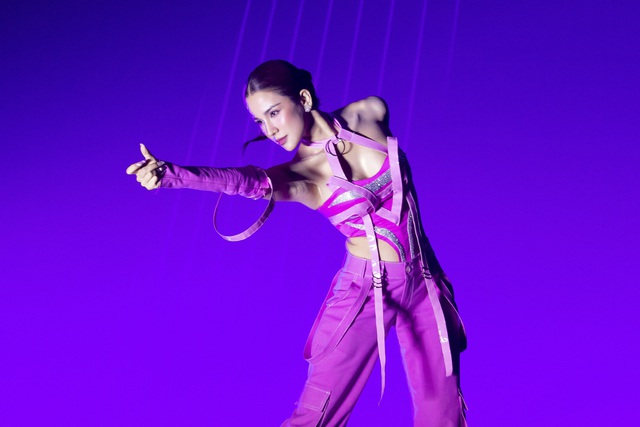 Chị đẹp đạp gió rẽ sóng 2023 - Tập 1: Ninh Dương Lan Ngọc bất ngờ với khả năng vũ đạo chuyên nghiệp - Ảnh 9.