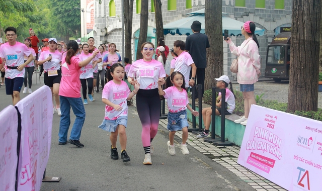 TP Hồ Chí Minh: Hơn 5.000 người chạy tiếp sức bệnh nhân ung thư - Ảnh 7.