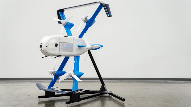 Amazon thử nghiệm thiết bị bay không người lái để giao thuốc cho người dân - Ảnh 1.