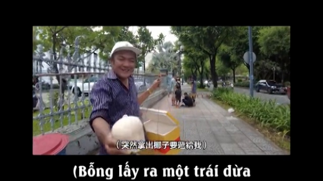 TP Hồ Chí Minh: Lại xuất hiện trái dừa bán cho du khách giá 150.000 đồng? - Ảnh 1.