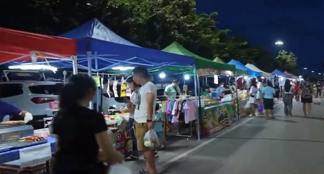 Du lịch đêm tại Thái Lan thu hút rất đông du khách - Ảnh 1.