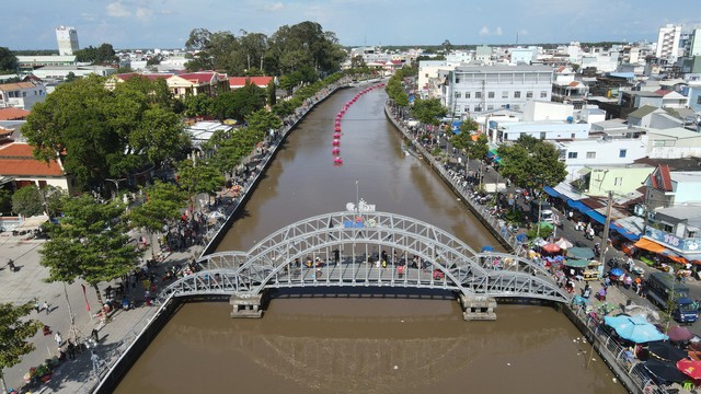 Kiên Giang: Hơn 100 tấn lương thực phục vụ người dân dự Lễ hội truyền thống Anh hùng Nguyễn Trung Trực - Ảnh 2.