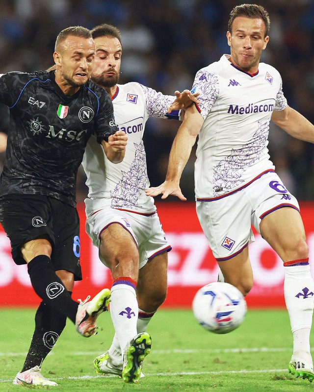 Napoli bất ngờ nhận thất bại trước Fiorentina   - Ảnh 1.