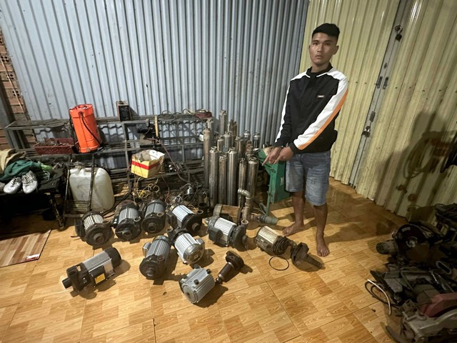 Lâm Đồng: Khởi tố 6 đối tượng trộm cắp hàng trăm máy bơm nước - Ảnh 1.
