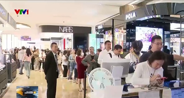Trung Quốc khởi động mùa mua sắm lớn nhất trong năm - Ảnh 1.